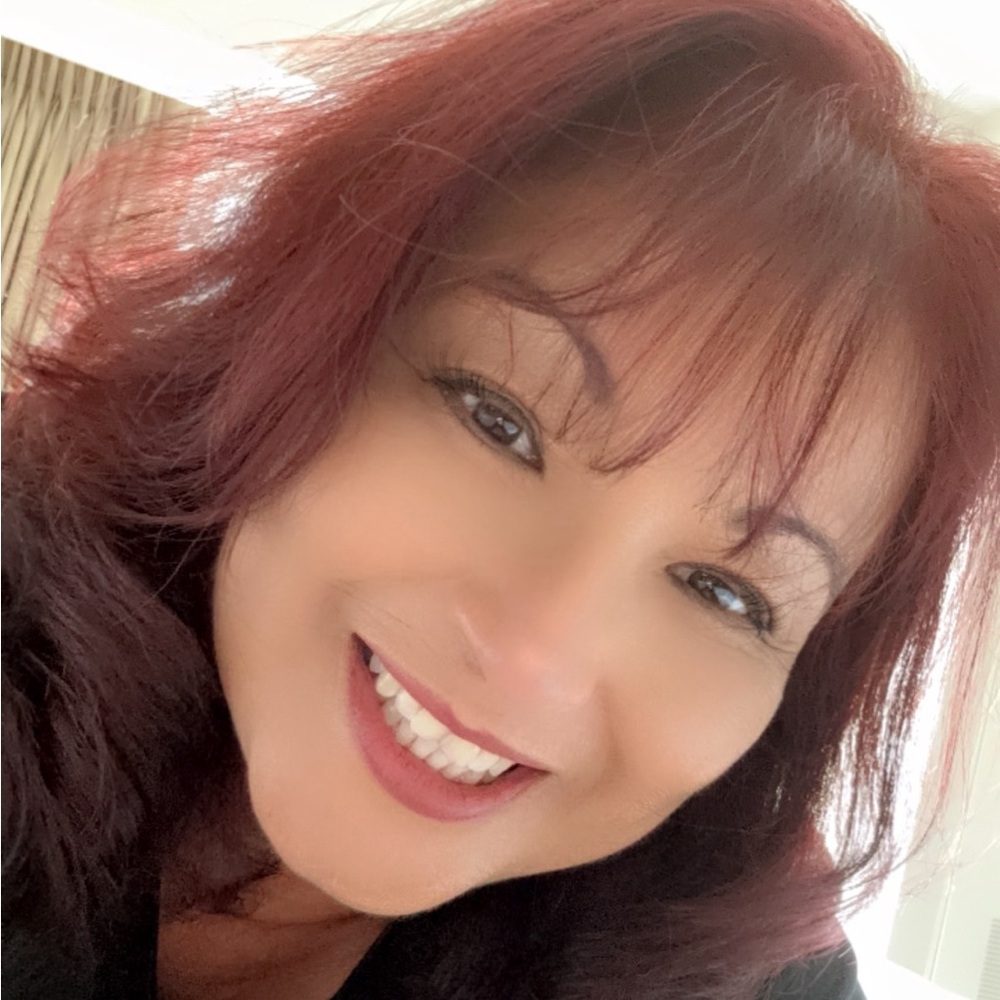 Meet your Posher, Ana